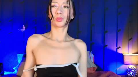Milly  online show from 10-19-25, 01:23