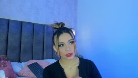 Snapshot of milyy_vermont chatting on 01-05-25, 08:00 Milyy online show from 01-05-25, 08:00
