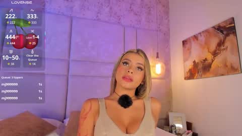 Snapshot of milyy_vermont chatting on 10-14-25, 08:53 Milyy online show from 10-14-25, 08:53