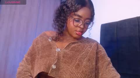 Snapshot of mimi_gil chatting on 12-19-25, 06:42 Mimi online show from 12-19-25, 06:42