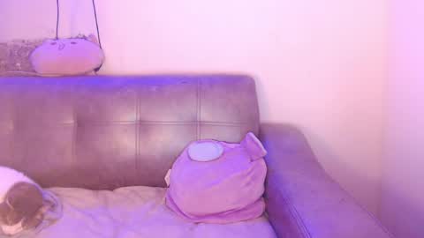Snapshot of mimiaw chatting on 05-16-26, 04:42 Kat online show from 05-16-26, 04:42