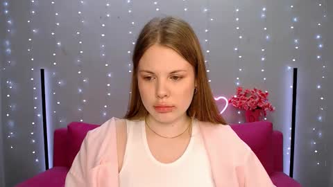 Kelly online show from 03-06-25, 06:08