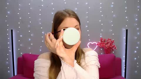 Kelly online show from 03-12-25, 06:18