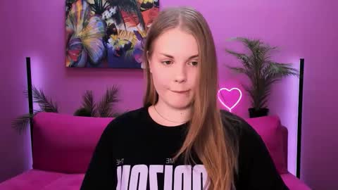 Kelly online show from 10-21-25, 01:34