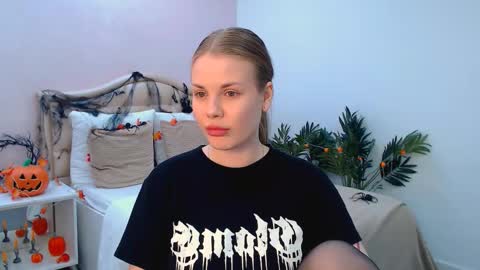 Kelly online show from 10-30-25, 01:12