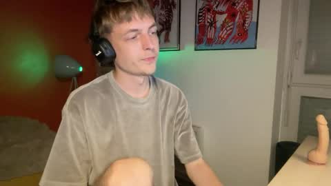 mimiro12 online show from 04-18-26, 07:07