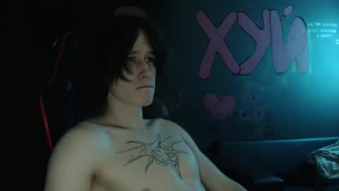 Max online show from 11-25-25, 12:21