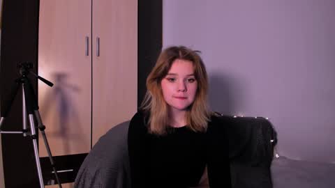 hi Im Mina  online show from 12-09-24, 08:44