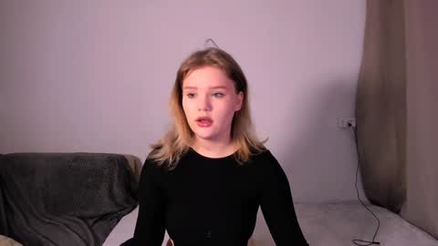 hi Im Mina  online show from 12-13-24, 01:37