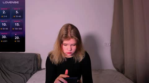 hi Im Mina  online show from 12-23-24, 01:18