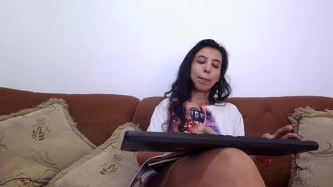 Snapshot of mina_smithx chatting on 09-25-25, 04:32 mina smith online show from 09-25-25, 04:32
