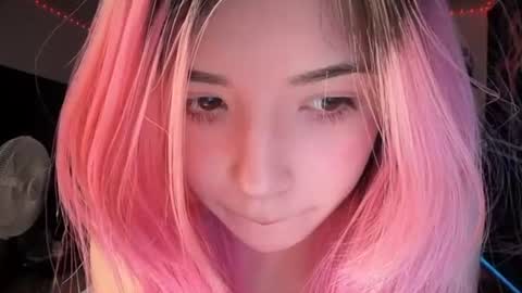 Snapshot of minaisnever chatting on 06-10-26, 05:50 Mina online show from 06-10-26, 05:50