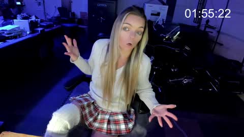 Snapshot of mindymars chatting on 12-06-24, 12:16 Mindy Mars online show from 12-06-24, 12:16