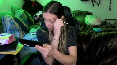 Snapshot of mindymars chatting on 01-27-25, 04:01 Mindy Mars online show from 01-27-25, 04:01