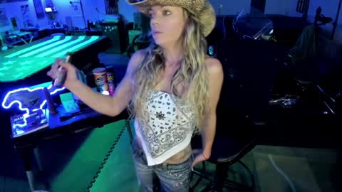 Snapshot of mindymars chatting on 01-31-25, 03:44 Mindy Mars online show from 01-31-25, 03:44