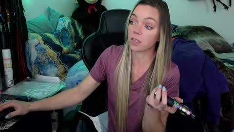 Snapshot of mindymars chatting on 02-03-25, 07:31 Mindy Mars online show from 02-03-25, 07:31