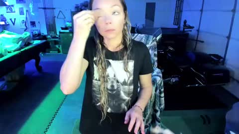 Snapshot of mindymars chatting on 02-17-25, 03:53 Mindy Mars online show from 02-17-25, 03:53