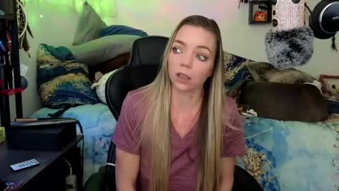 Snapshot of mindymars chatting on 02-19-25, 03:49 Mindy Mars online show from 02-19-25, 03:49