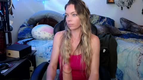 Snapshot of mindymars chatting on 03-10-25, 05:39 Mindy Mars online show from 03-10-25, 05:39