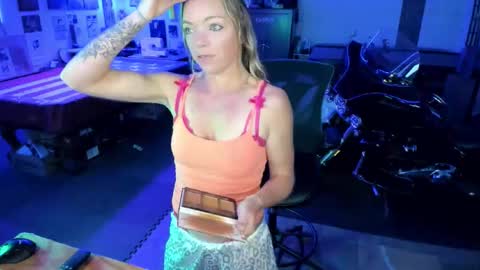 Snapshot of mindymars chatting on 11-07-25, 04:40 Mindy Mars online show from 11-07-25, 04:40