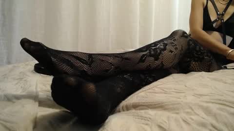 Snapshot of mindyourmanners_ chatting on 10-10-25, 02:32 mindyourmanners_ online show from 10-10-25, 02:32