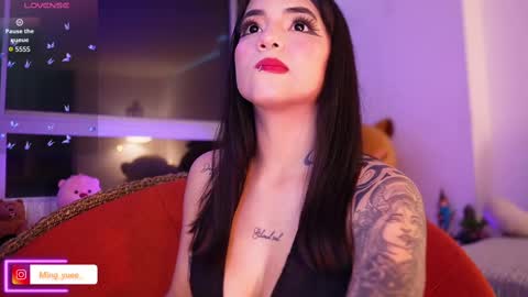 Snapshot of ming_yue_ chatting on 10-08-25, 05:05 My name is Fer Nice to meet you  give it a thumbs up please its important online show from 10-08-25, 05:05