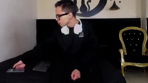 Snapshot of minho_reyes chatting on 11-26-25, 11:22 Minho Reyes online show from 11-26-25, 11:22