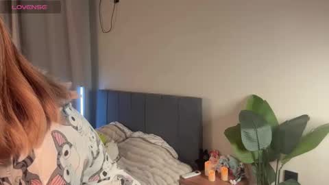 Snapshot of minicleo chatting on 10-09-25, 01:42 Cleo online show from 10-09-25, 01:42