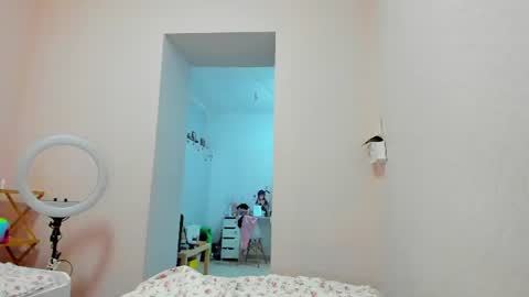 Amelia online show from 06-20-26, 08:55