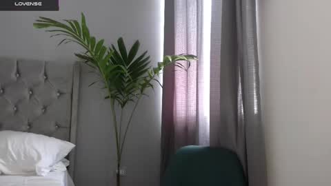   Mini Mila Kunis ft Ashton Katchero. Follow me to stay in touch  online show from 10-20-25, 07:14