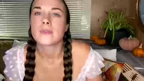 minimaggie online show from 10-15-25, 06:30