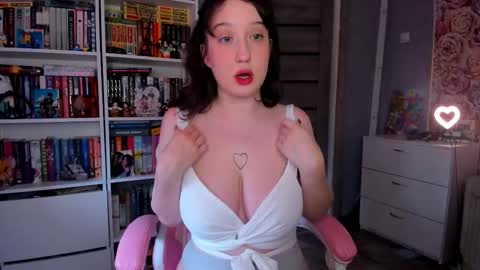 Ariana online show from 10-11-25, 05:17