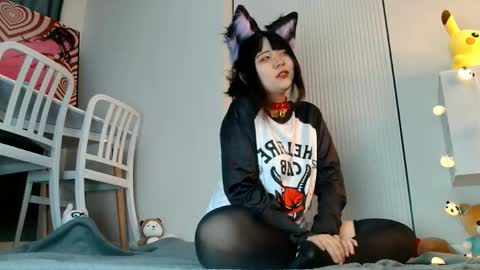 Minji online show from 06-07-26, 01:04