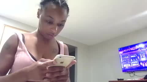 Snapshot of minniehunney chatting on 10-06-25, 11:40 minniehunney online show from 10-06-25, 11:40