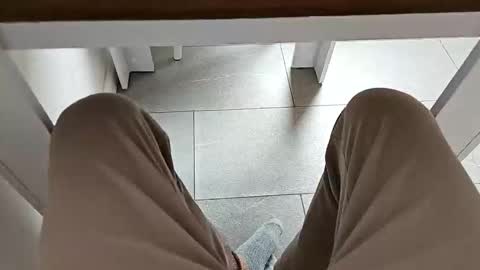 Snapshot of minongi chatting on 10-12-25, 01:21 Jesse J. online show from 10-12-25, 01:21