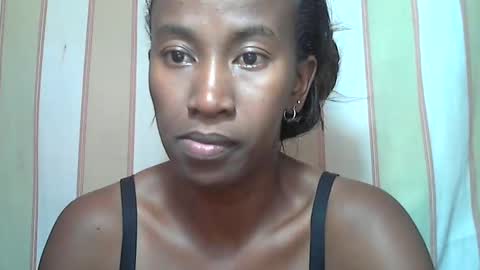 minouch211907 online show from 03-03-25, 12:37