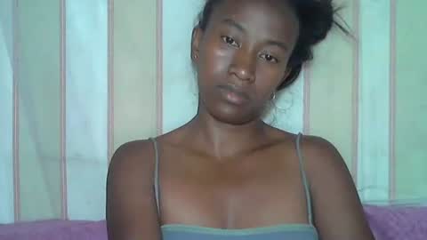 minouch211907 online show from 12-04-25, 07:06