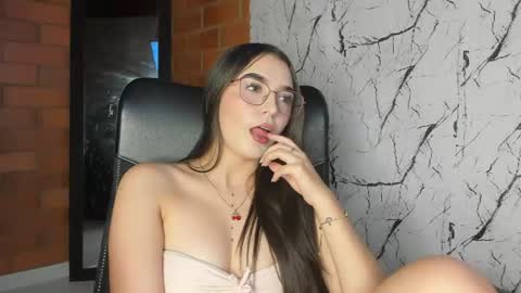Snapshot of minty151 chatting on 06-20-26, 12:36 minty151 online show from 06-20-26, 12:36