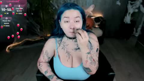 Snapshot of mira_fyre chatting on 10-21-25, 08:20 MIra online show from 10-21-25, 08:20