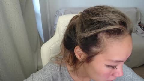 Snapshot of mira_g chatting on 09-16-25, 12:28 mira_g online show from 09-16-25, 12:28