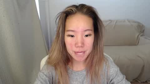 Snapshot of mira_g chatting on 09-17-25, 06:15 mira_g online show from 09-17-25, 06:15