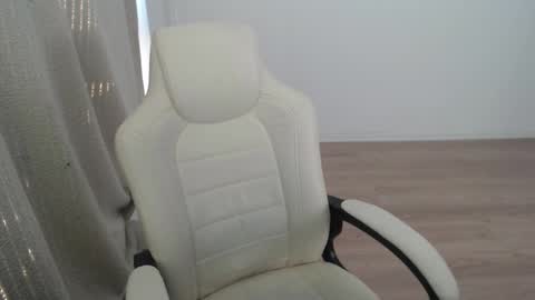 Snapshot of mira_g chatting on 10-08-25, 01:09 mira_g online show from 10-08-25, 01:09