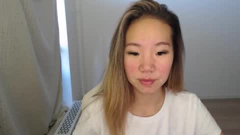 Snapshot of mira_g chatting on 10-17-25, 09:01 mira_g online show from 10-17-25, 09:01