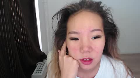 Snapshot of mira_g chatting on 10-22-25, 01:11 mira_g online show from 10-22-25, 01:11