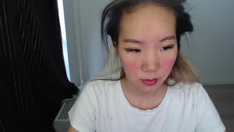 Snapshot of mira_g chatting on 10-23-25, 08:13 mira_g online show from 10-23-25, 08:13