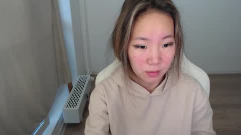 Snapshot of mira_g chatting on 11-13-25, 10:36 mira_g online show from 11-13-25, 10:36