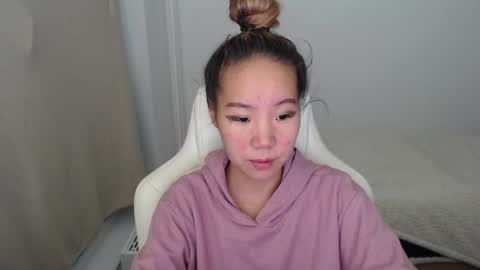 Snapshot of mira_g chatting on 11-20-25, 01:22 mira_g online show from 11-20-25, 01:22