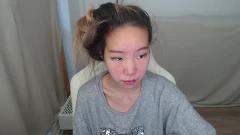 Snapshot of mira_g chatting on 12-04-25, 11:52 mira_g online show from 12-04-25, 11:52