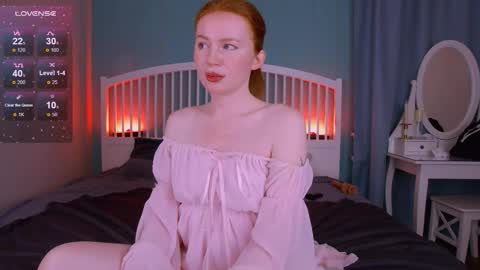 Snapshot of mira_glace chatting on 10-15-25, 11:43 Mira3 online show from 10-15-25, 11:43