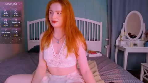 Snapshot of mira_glace chatting on 10-22-25, 10:15 Mira3 online show from 10-22-25, 10:15